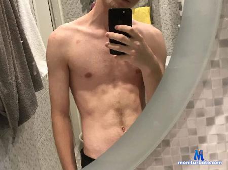 tom-earl flirt4free performer hi, guys! I am Tom, your favorite twink with a giant dick!
