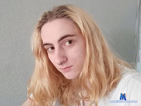 norman-ray flirt4free performer I am a simple, extroverted and lover of good sex. Open to know different cultures.