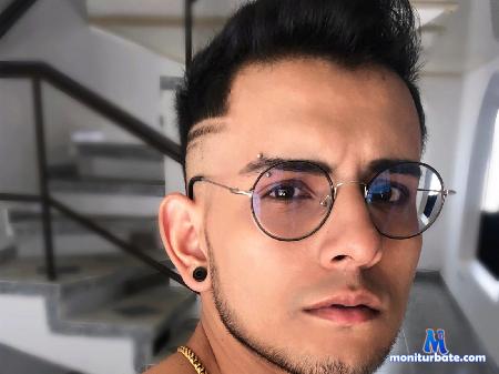 samu-hart flirt4free performer Hey, nice to meet you, If you are as horny as me, we can be real good friends