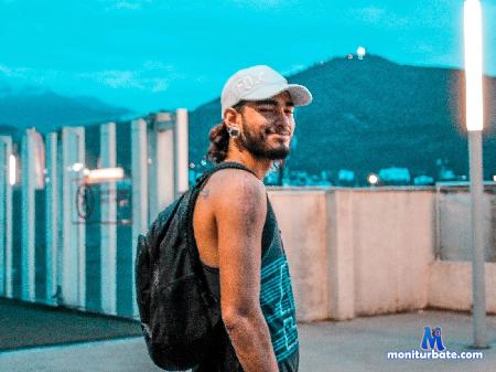 alex-vutom flirt4free performer bienvenidos todos a mi sala, soy alex, me encantaria pasar un buen rato contigo 
