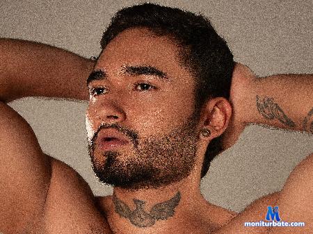 kyle-dereck flirt4free performer Fit Latin guy ready to tease you all night