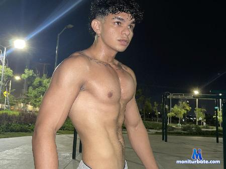 sam-dosantos flirt4free performer I want to stay in your daily thoughts