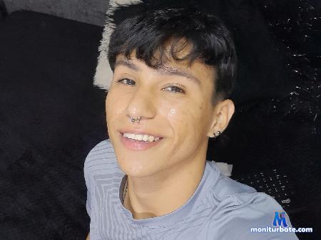camiilo-fontana flirt4free performer Latin and sexy boy in search of a good ejaculation