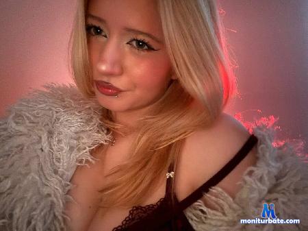 debera-winburn flirt4free performer A sweet-hearted dreamer with a curious soul, a warm smile, and a little sparkle in her eyes. ✨