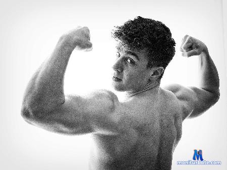 brodie-wallis flirt4free performer Italian boy looking for good times and fun. 
