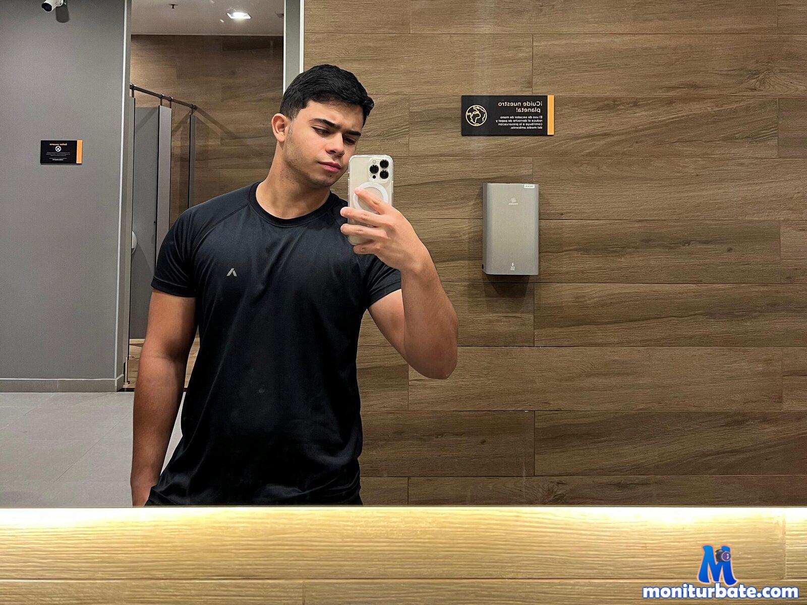 jayd-muscle Flirt4free performer Dirty Talk Spanking