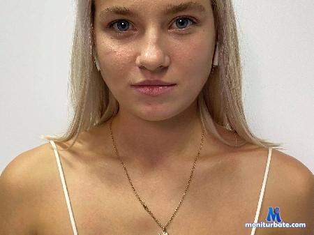 orsola-ferri flirt4free performer Hi sweet! we want play! Play with us pls!