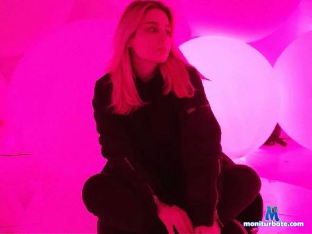 sansa-blond flirt4free performer Angel 