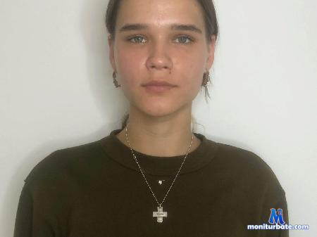 ellen-barton flirt4free performer Hi sweet! we want play! Play with us pls!