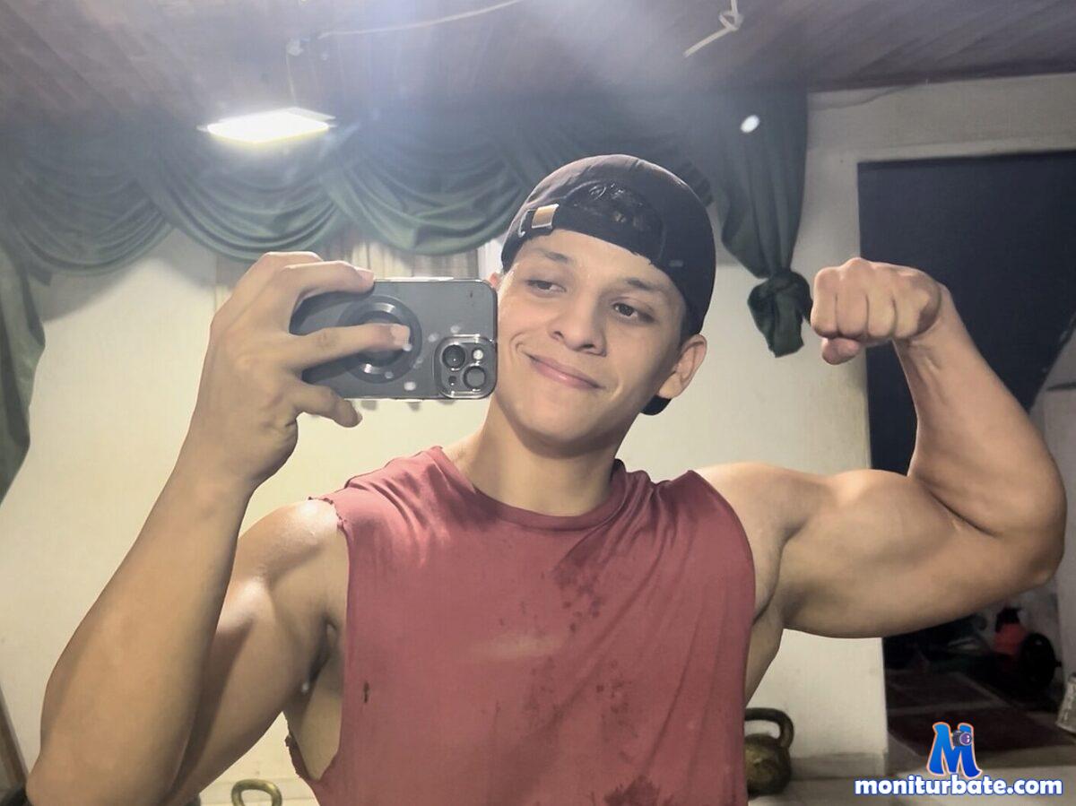 dalon-smith Flirt4free performer Feet Nipple Play Dirty Talk Domination Cosplay Exhibitionism Armpit Muscle Worship