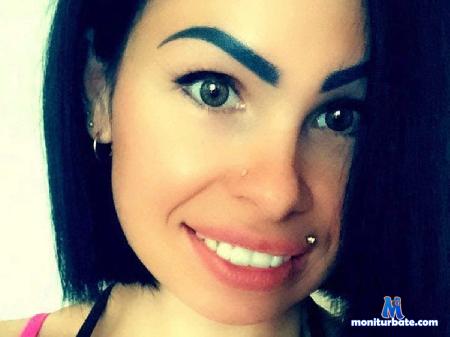 alanna-autumn flirt4free performer A beautiful, sexy, interesting and smart brunette is ready to have some fun alone with you!