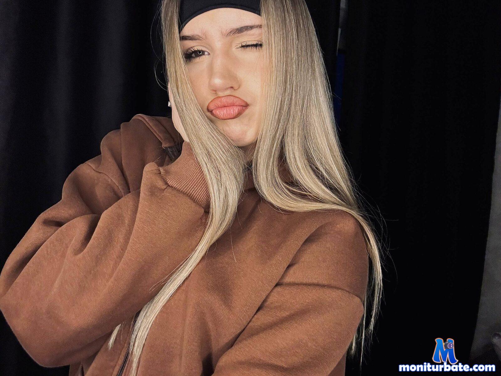 anna-whiteblack Flirt4free performer 