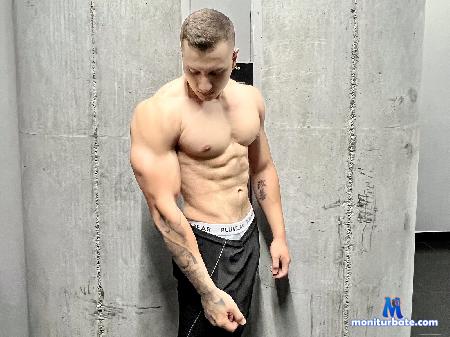 oliver-reyd flirt4free performer A sculptural body can seduce you, but a powerful mind will conquer you. Let's make your wishes real!