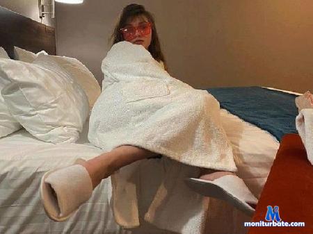 nikki-cute flirt4free performer Hello World