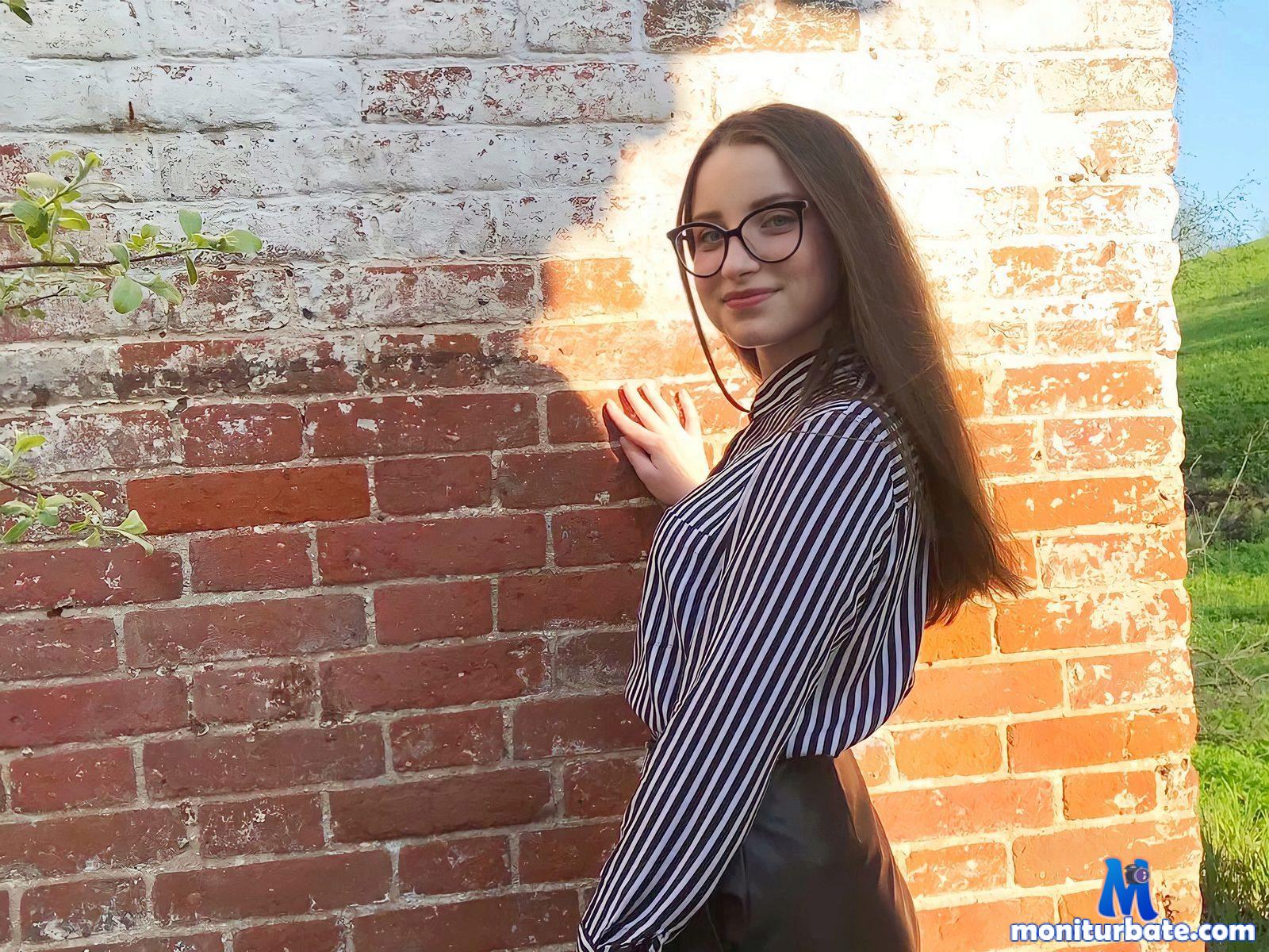betty-osborne Flirt4free performer Feet Dirty Talk Face Sitting Legs Food
