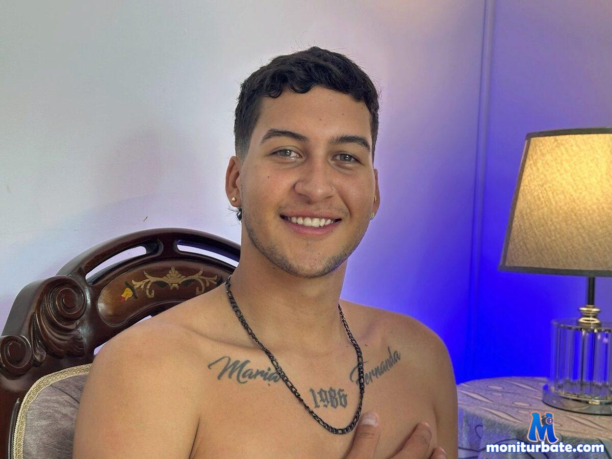 jeick-thomson Flirt4free performer Feet Role Play/Costumes Doctor / Nurse Student/Teacher Domination Sugar Daddy Handcuffs Nipple Clamps Whip Slaves Bad Cop/Good Cop Humiliation Gender Play Leather Voyeurism Smoking Armpit