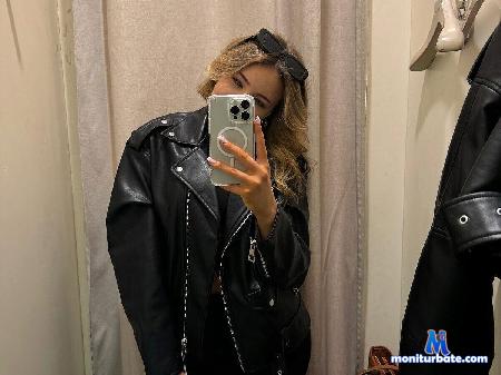 alice-spear flirt4free performer Hey there! I'm new here but I know how to have a great time! Feel free to ask me anything!