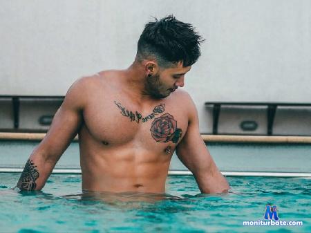 roy-dwayne flirt4free performer Hi  welcome to my room!