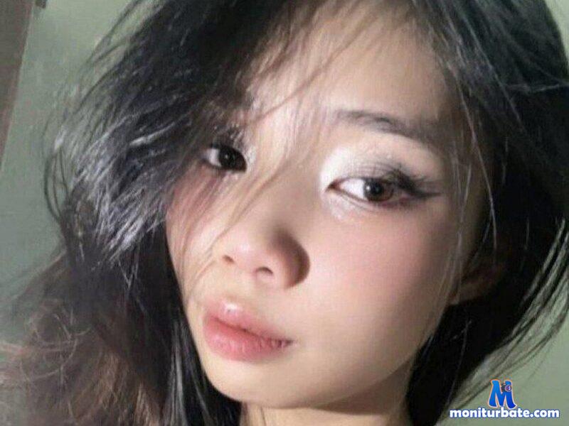 vynies-thuie Flirt4free performer Nipple Play Dirty Talk