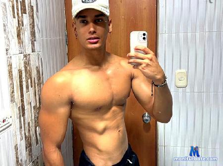 alexi-wom flirt4free performer Your sexy athletic guy ready to have fun and with a big cock just for you.