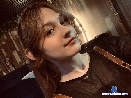 mollie-servais flirt4free performer hi there! My name's Sasha and it's my new  expirince here!