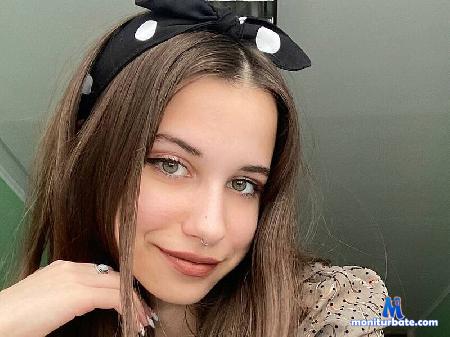 lauran-dier flirt4free performer Hi sweet! we want play! Play with us pls!