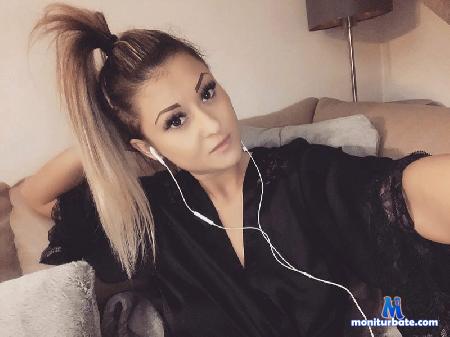 amy-nightstar flirt4free performer im a devil behind my angel eyes! :) 