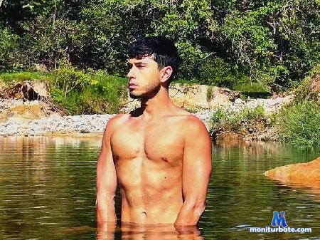 malih-enkix flirt4free performer with all energy