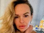 holly-mils flirt4free livecam show performer I am a risky woman who enjoys everything