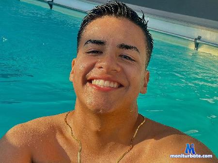 liam-kiss flirt4free performer Soy nuevo aquí, suave, atrevado. Y lleno de sorpresas para ti