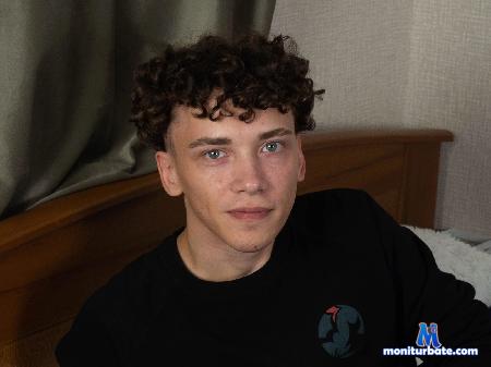chriss-connor flirt4free performer Smart funny guy who is waiting for the moment to get closer with you