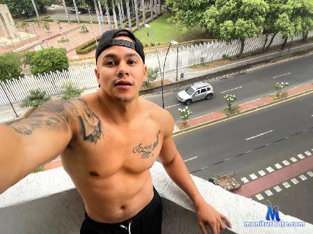 erick-atla flirt4free performer attentive latin boy, affectionate and very hot