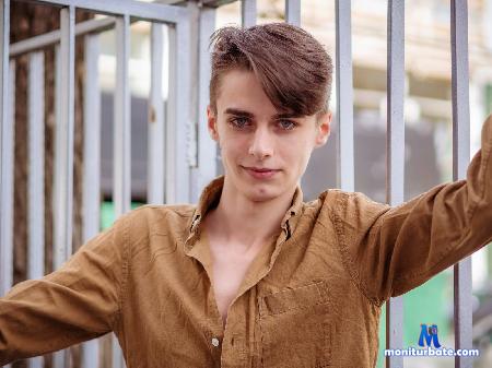 orlando-colt flirt4free performer Sexy twink here to tease and have some fun with you