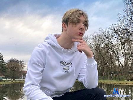 dalton-hill flirt4free performer Talk,Chill,Friendly,Deep Convo,Spicy,cute,lovable,happy