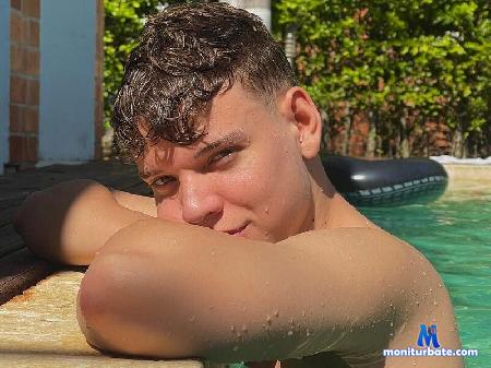 noah-reed flirt4free performer I'm that sweet boy with naughty thoughts who'll make you smile. and moan!! IG:justnoahreed