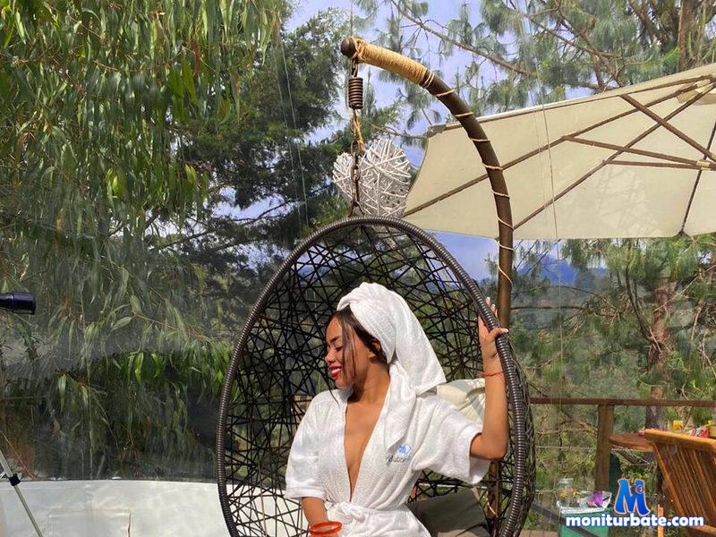 kim-taylorr Flirt4free performer Anal Feet Submission Boss / Secretary Master / Slave Prisoner/Guard Domination Handcuffs Slaves Nun/Priest Feather Tickler Tickling Strap-on