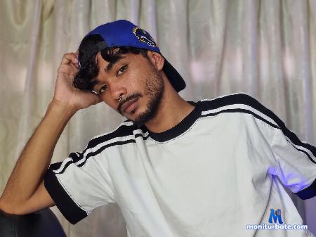leandro-hills flirt4free performer Un mundo nuevo para mi! Muchas metas mas por cumplir! Ser&eacute; tu mejor coincidencia