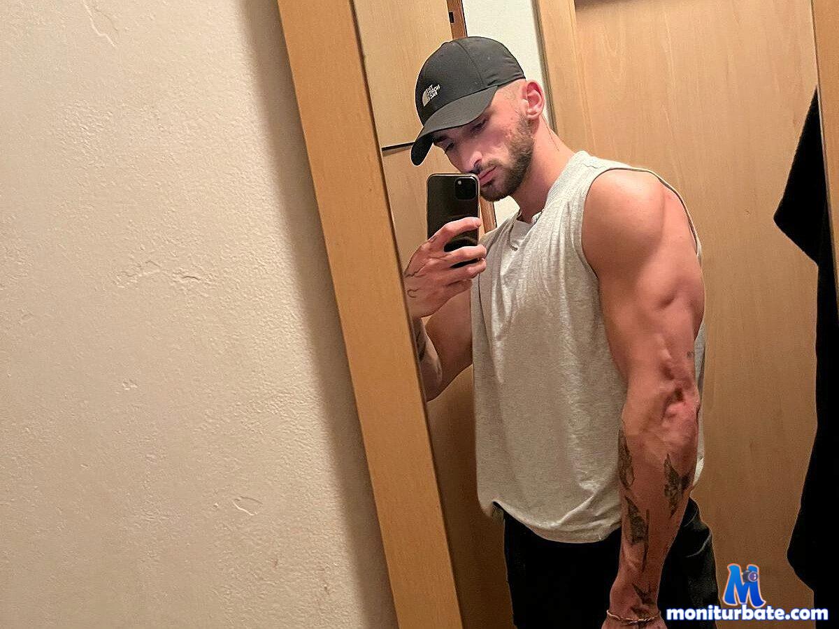 elliot-watson Flirt4free performer Feet Dirty Talk Sugar Daddy Teasing Handcuffs Discipline Tickling Training Smoking Wet and Messy Armpit Muscle Worship