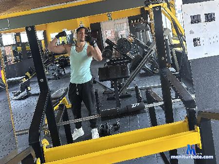 roy-barney flirt4free performer My name is Roy I am 29 years old I am a Venezuelan boy, am a very funny and curious boy, I am willin