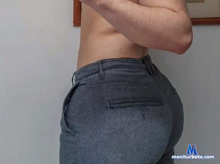 oliver-storti flirt4free performer Just a gay with a big ass.