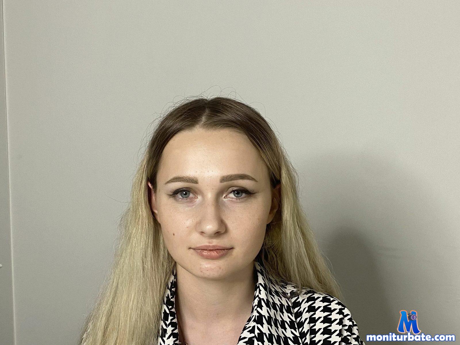 ashley-younz Flirt4free performer 