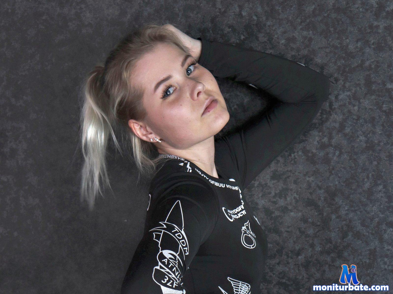 lisa-fiero Flirt4free performer Nipple Play Dirty Talk Doctor / Nurse Student/Teacher Vibrator Nipple Clamps Whip Spanking