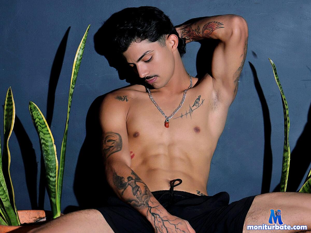 ricardo-larson Flirt4free performer Feet Nipple Play Submission Prisoner/Guard Latex Sugar Daddy Handcuffs Nipple Clamps Whip Slaves Bad Cop/Good Cop Cowboy/Cowgirl Tickling Leather Clothespins Armpit Muscle Worship