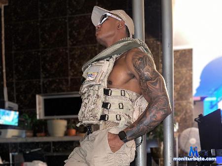 logan-varela flirt4free performer Dont be afraid to try me ;) muscle men. BIG COCK.