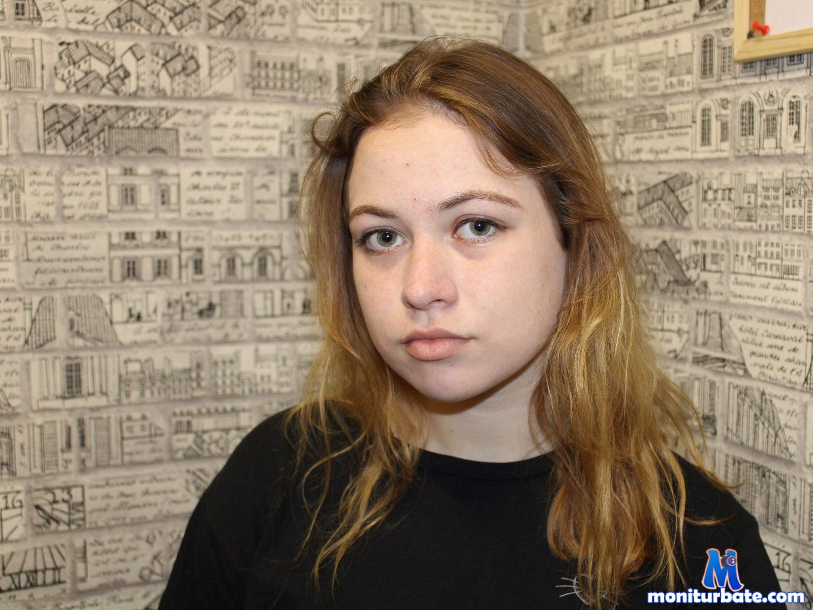 sara-firetty Flirt4free performer 
