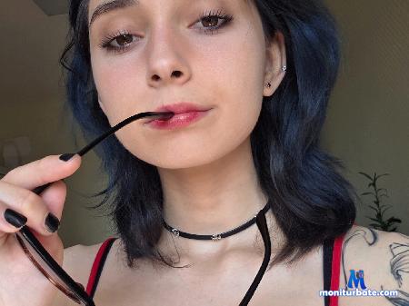 shanell-gizinski flirt4free performer Hey im Ari lets have a good time together
