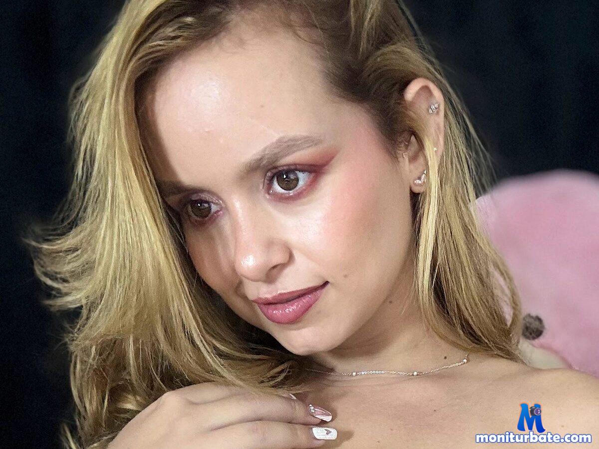 ella-seven Flirt4free performer 