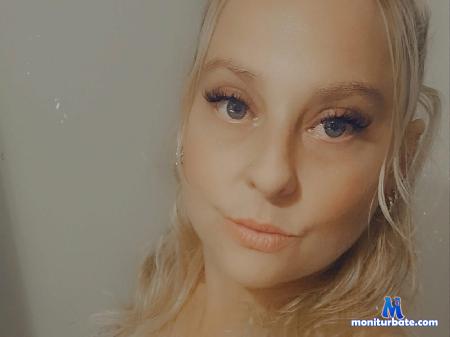 pink-hayze flirt4free performer Busty blonde from Down Under
