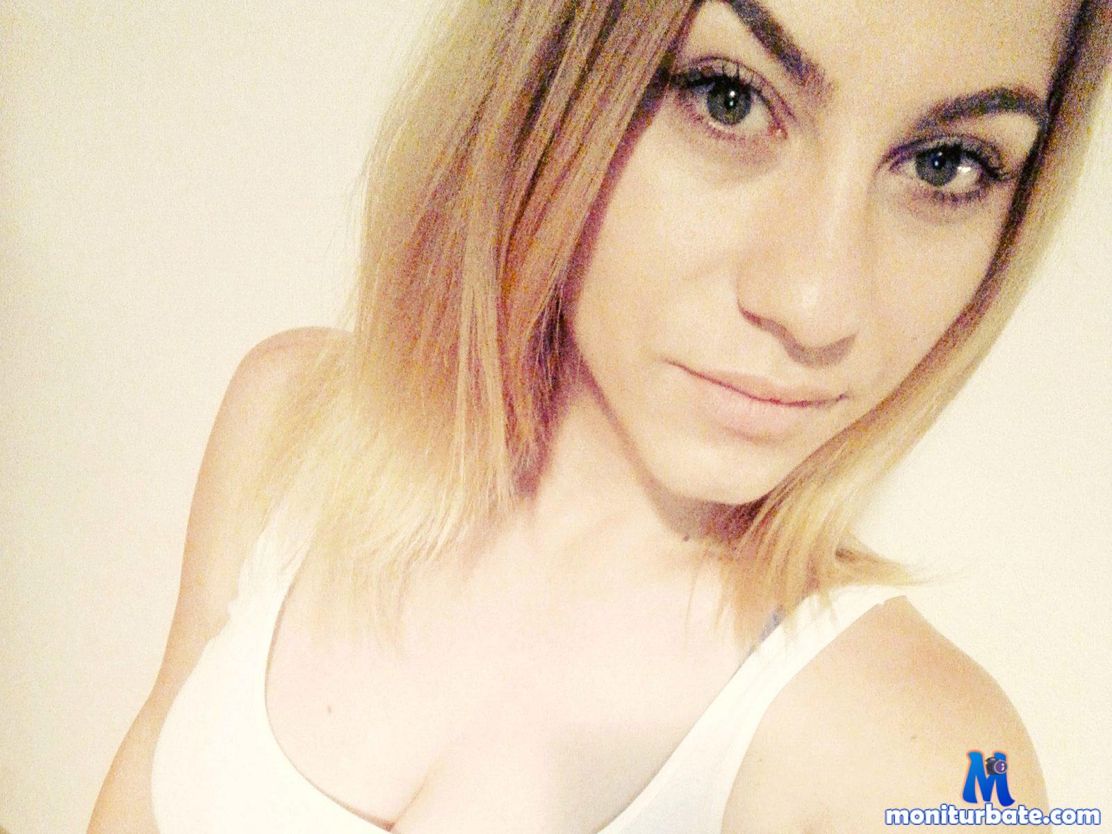 sexy-adelle Flirt4free performer 