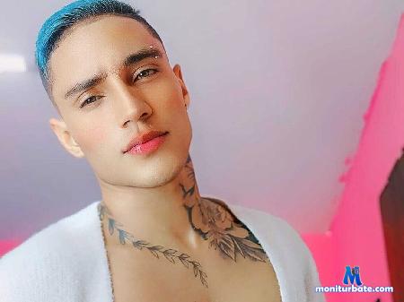 maximiliano-caceres flirt4free performer Hello, you want more fun, follow me on Twitter Christiandps1804